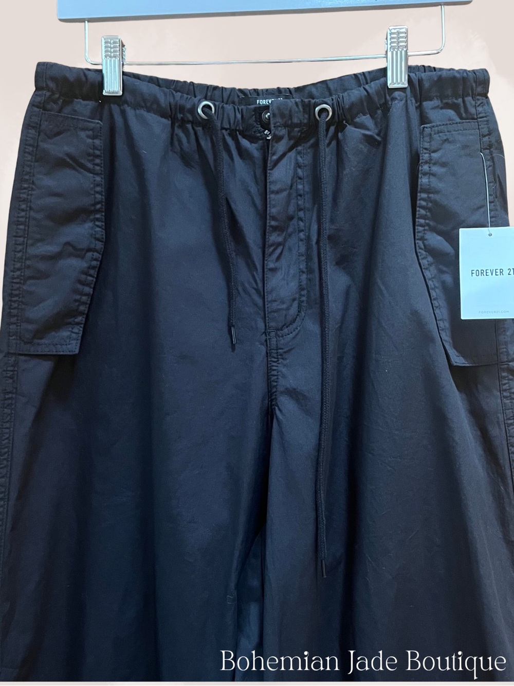 Forever 21 Cargo Parachute Jogger Pants Women’s Medium Black Drawstring NWT - Picture 3 of 5